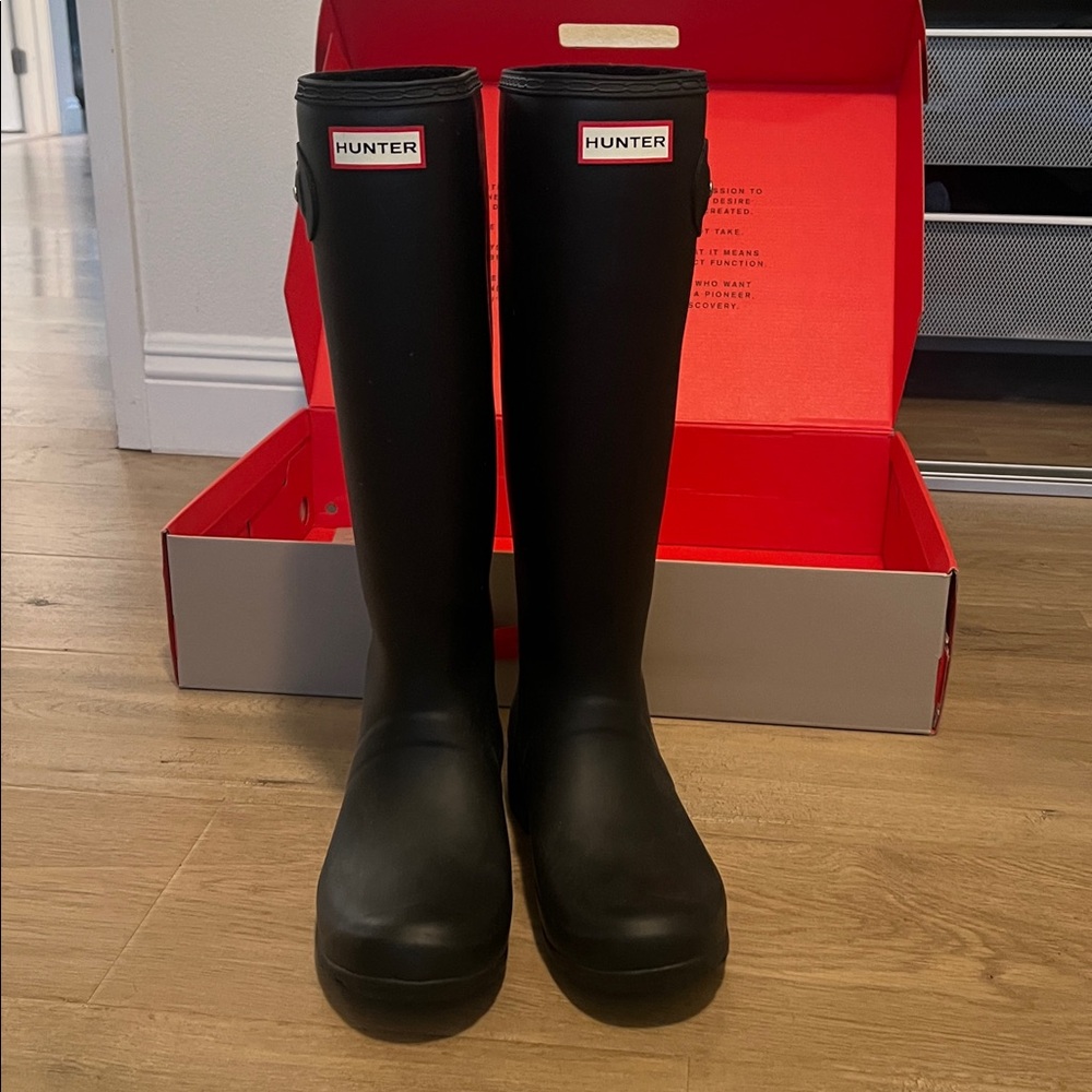Hunter Classic Black Rain Boots - Picture 3 of 6